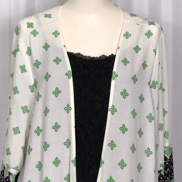 Fun Aztec Print Kimono with Fringe F452 - Picture 4 of 7